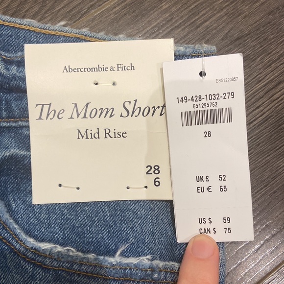 Abercrombie and Fitch Jean Mom Shorts - Picture 3 of 3